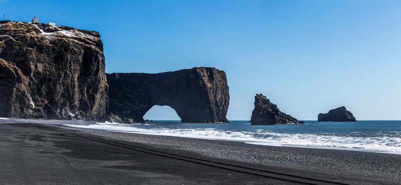 Dyrhólaey seen from the westen side of Reynisfjara Black Beach. Photo: Páll Jökull Pétursson