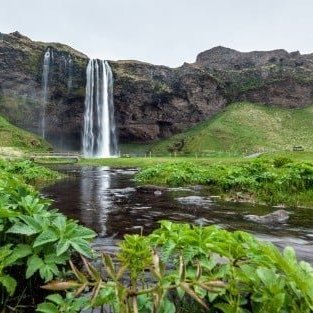 seljalandsfoss-stunning-places-to-see-pjp_litil-is