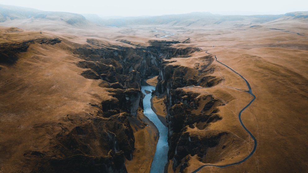 Fjaðrárgljúfur - Mynd: Þráinn Kolbeinsson