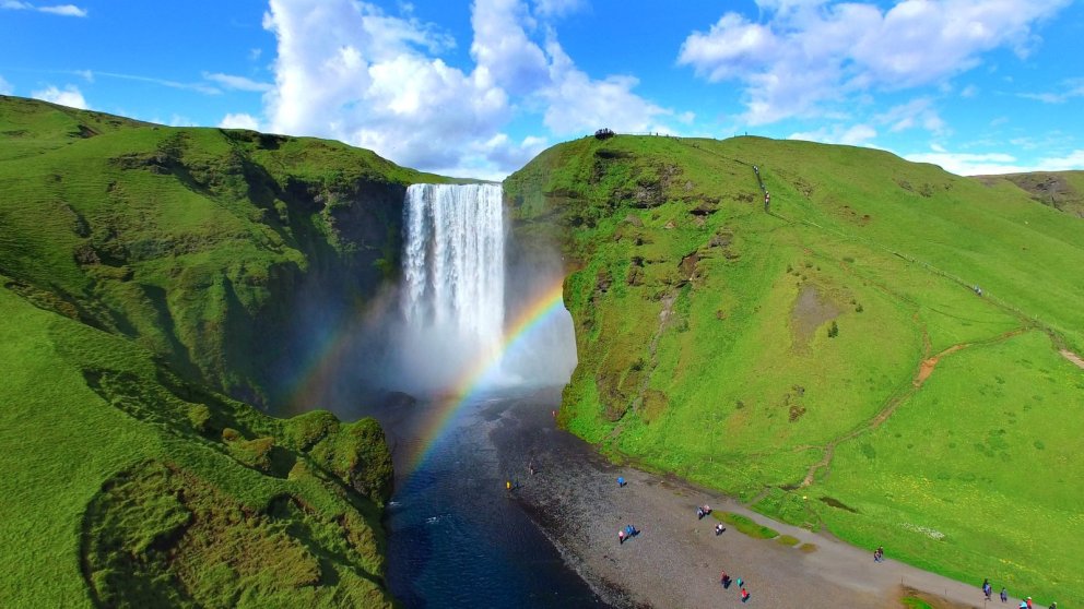 Skógafoss on a summer day. Photo by: Þórir N. Kjartansson