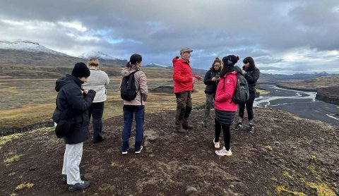 Blaðamennirnir að njóta í Húsadal