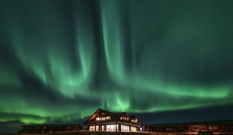 Nothern lights light up the sky over Hotel Rangá. Photo: Herman Desmet