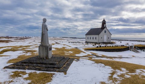 Strandarkirkja - Páll Jökull Pétursson. Almyrkvinn mun sjást frá Strandarkirkju ef vel viðrar.